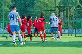 卡尔：我一直在提高右脚技术，能在17岁欧冠进球意义重大